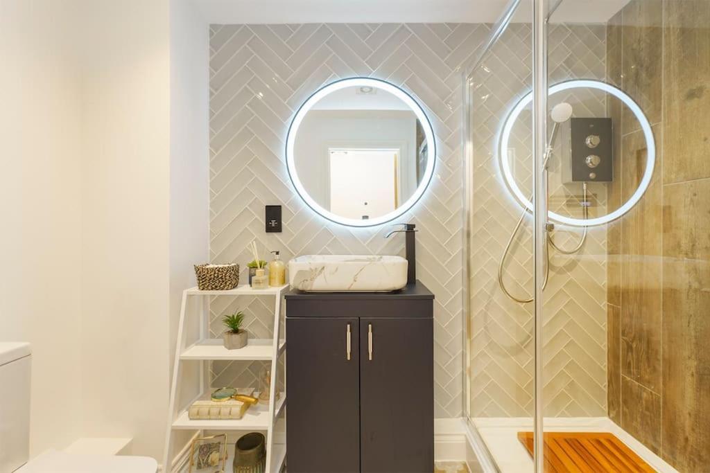 Darlington - 2 Bedroom Luxury Apartment By Mint Stays Bristol Eksteriør billede