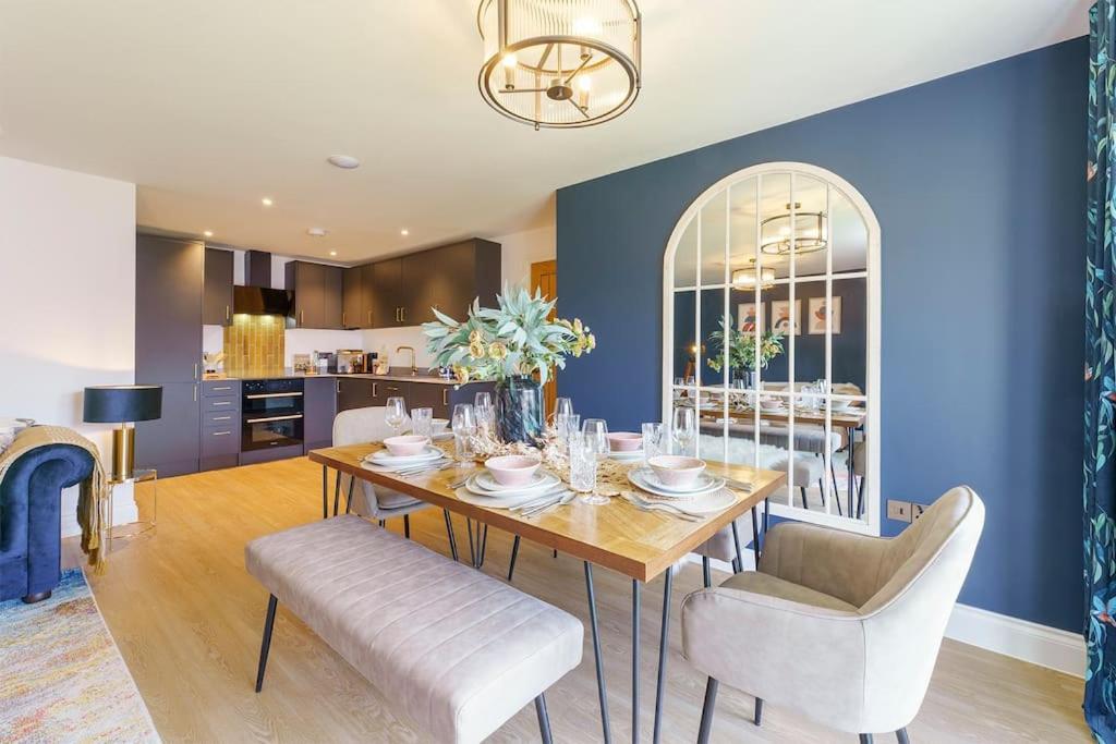 Darlington - 2 Bedroom Luxury Apartment By Mint Stays Bristol Eksteriør billede