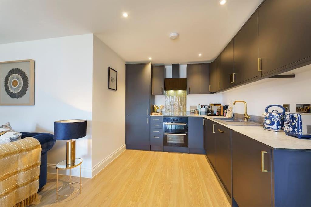 Darlington - 2 Bedroom Luxury Apartment By Mint Stays Bristol Eksteriør billede