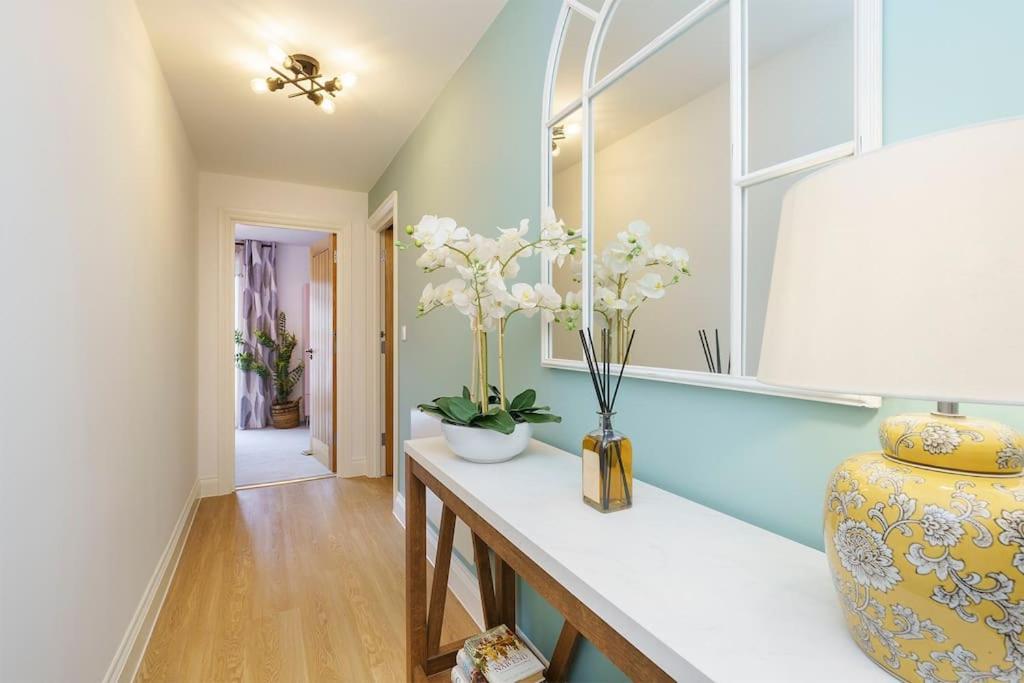 Darlington - 2 Bedroom Luxury Apartment By Mint Stays Bristol Eksteriør billede